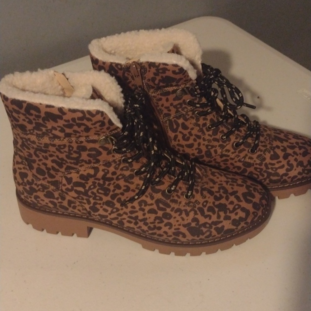 LOFT outlet Animal Print Shearling Lined Lace Up Utility Combat Boot size9